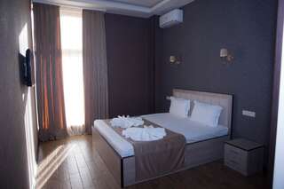 Отель Eridana Hotel Ереван Люкс с гидромассажной ванной-2