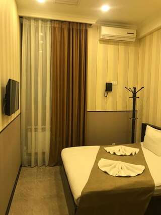 Отель Eridana Hotel Ереван Бюджетный двухместный номер с 1 кроватью-2